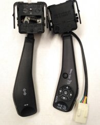 Оригинальный под рулевой переключатель (джойстик) для комбинации с GPS Итэлма в люксовой комплектации для Lada Priora. Номер 1118-3709340-20